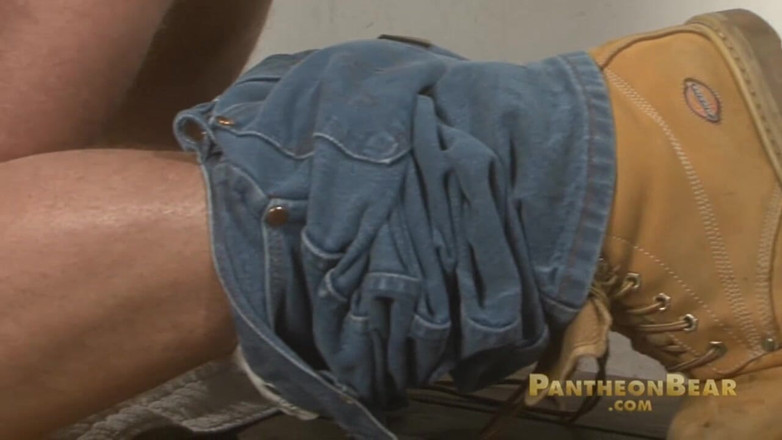Pantheon men: Bay City Bears Max și Dwaine