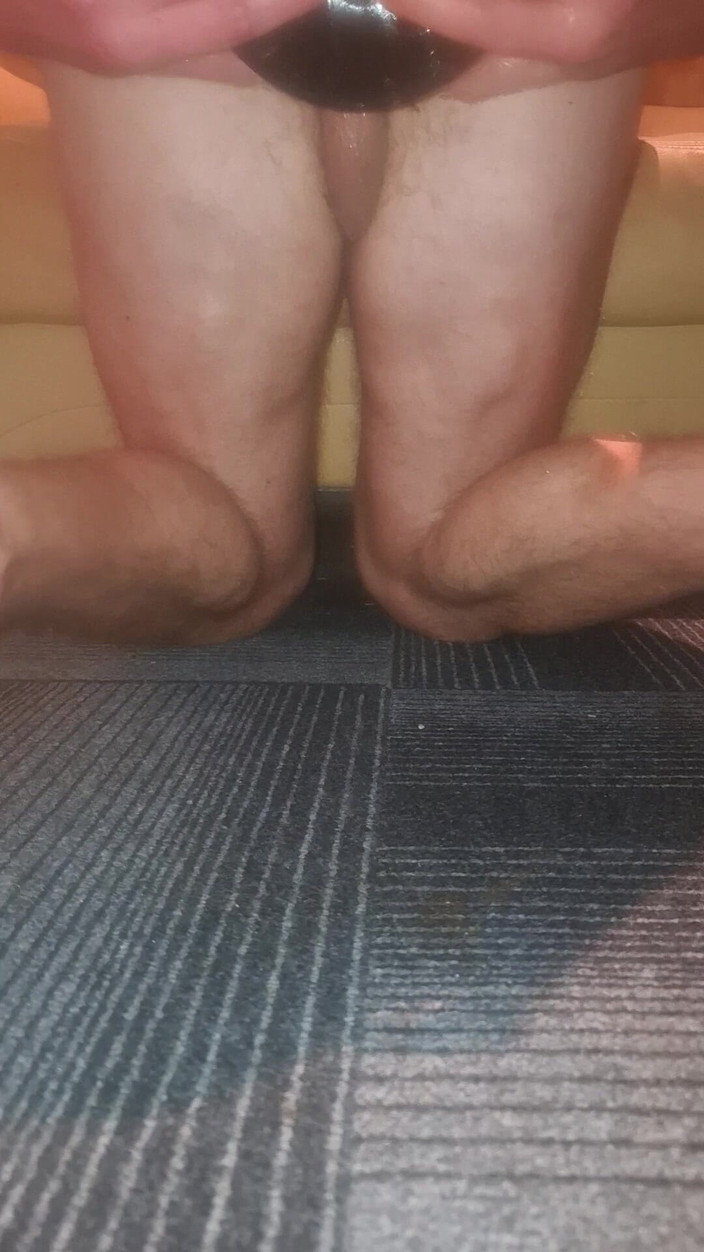 NoFace Twink X: Heißer schwuler twink noface twink x reitet riesiges spielzeug