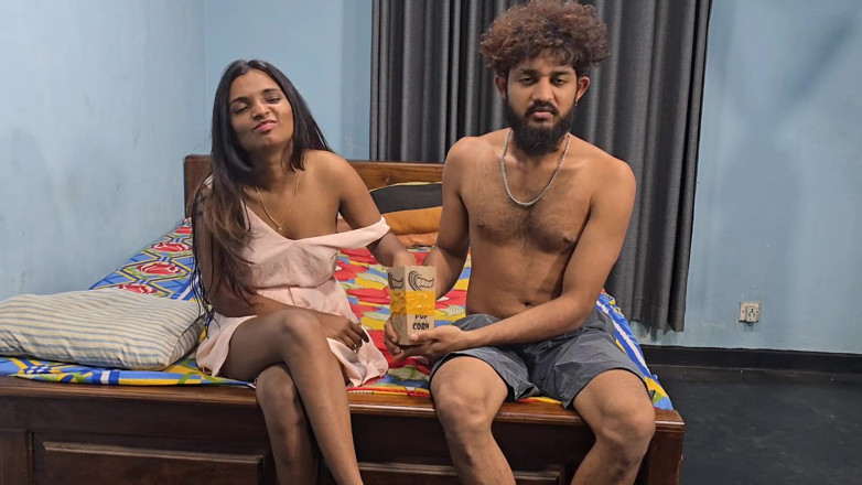 Shashi X: apne sautele bhaee ke saath tivi dekhen, main uska land...