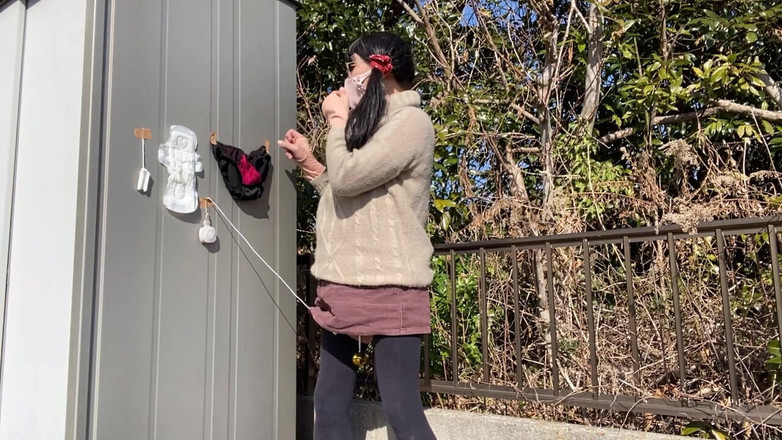 megu2002: No107 Штаны колыхаются на ветру, мой свободный день