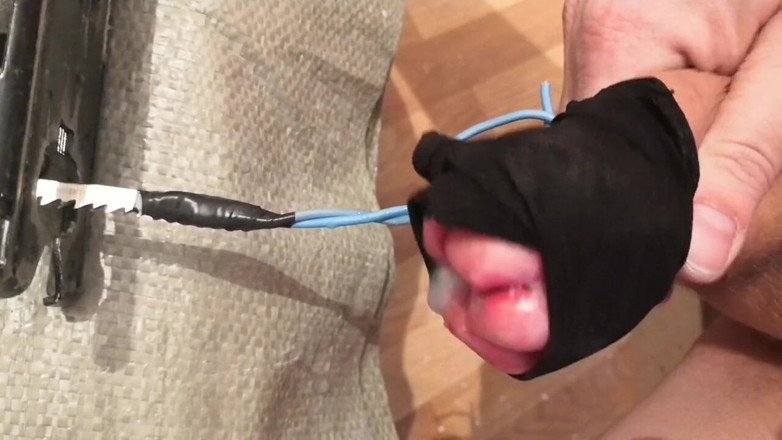Fred110: Masturbation and orgasm from electric jigsaw
