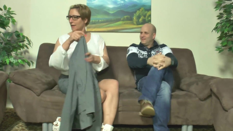 Mature Climax - 100% Mature Videos: Cycata dojrzała w okularach obręczy swojego kochanka