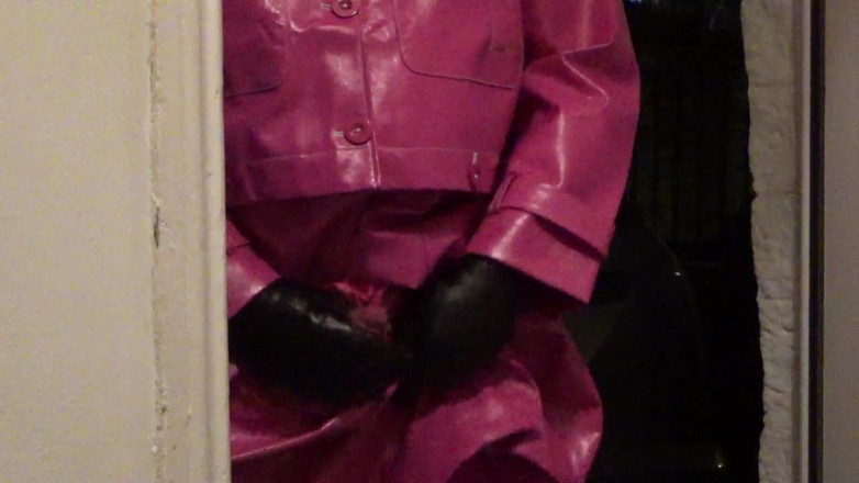 Leather Kirsten: Masturbazione in pelle