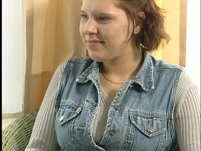 Lucky Cooch: Brunetka bbw prstěná před kouřením