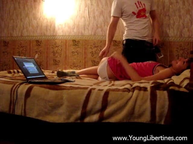 Young Libertines: 빠른 섹스와 다시 브라우징