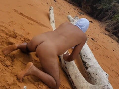 Ladysilvas: Ladysilva desnuda en la playa ven a follar mi culo...