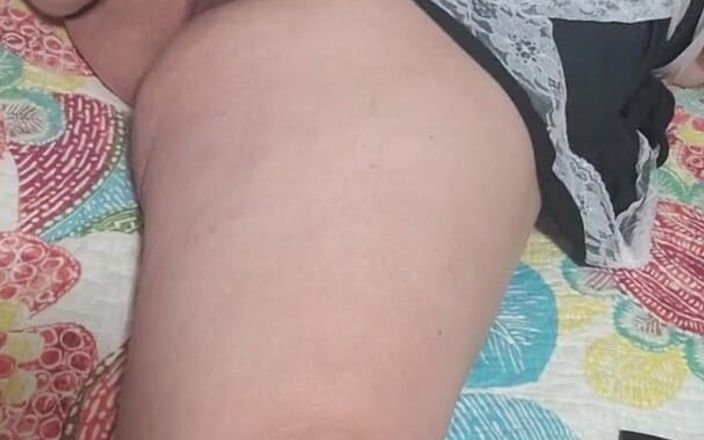 Chubbyslut69: Musel jsem si otřít klitoris