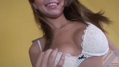Argentina Latina Amateurs: Sexy amatérská Latinoameričanka Lara kouří a šuká