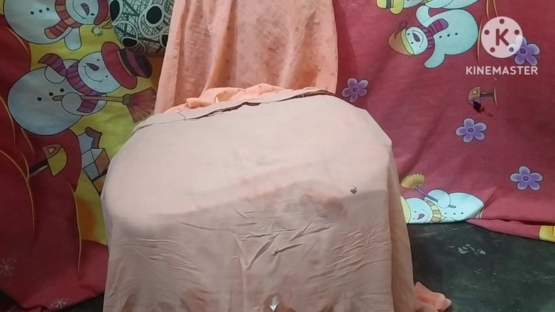 Aakritik346: La vecina india se quita completamente desnuda el pelo del...