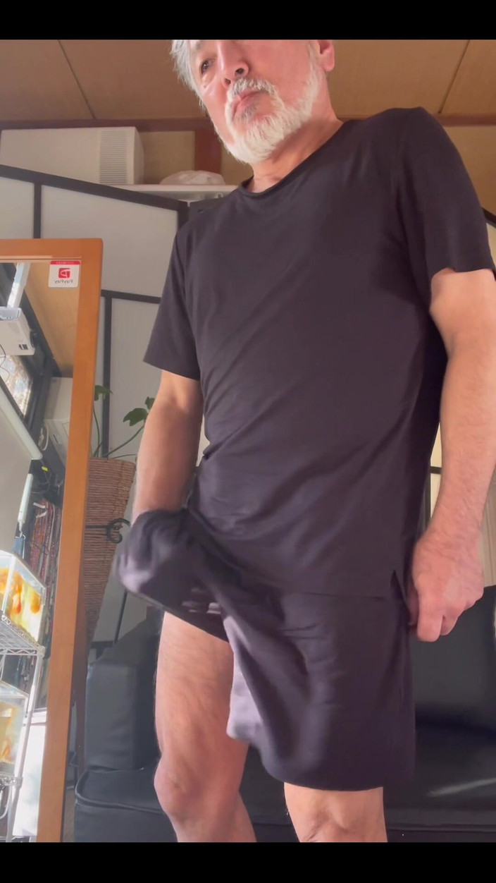 Japanese daddy: Pajamas baru.