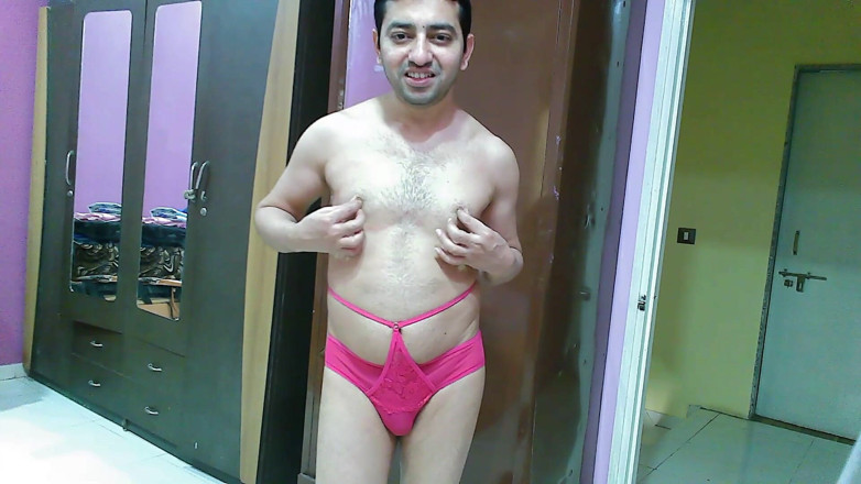Cute & Nude Crossdresser: Crossdresser banci yang manis dan seksi femboy Sweet Lollipop dalam...