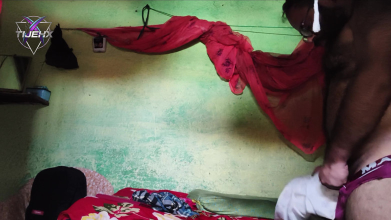 TijehX: भारतीय नौकरानी की उसके मालिक सौतेले बेटे द्वारा चुदाई