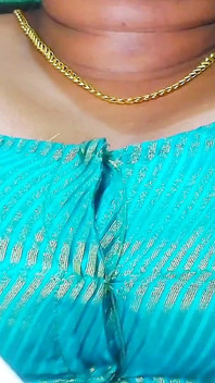 Bade Bade Dudh Bhabhi Ke Boobs Série 1