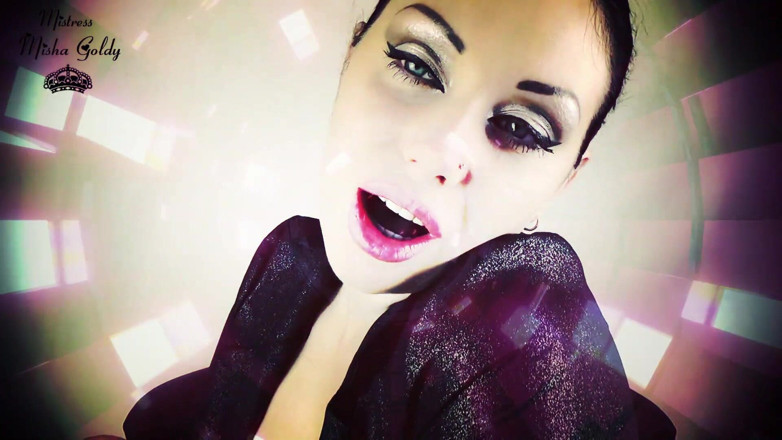 Goddess Misha Goldy: 性感的自我足部崇拜和撸管指挥