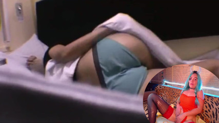 Blowjobs Alice: MILF se masturba no trem