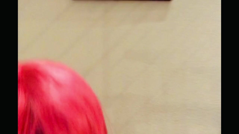 Fuck him hard: Crossdresser are o minte obraznică