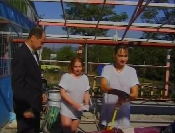 Lucky Cooch: Brunette teens interviewed while car washing
