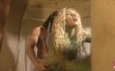 Fetish and BDSM: Absolutně krásná blondýnka Ava Vincent hraje s Kobrou a je...