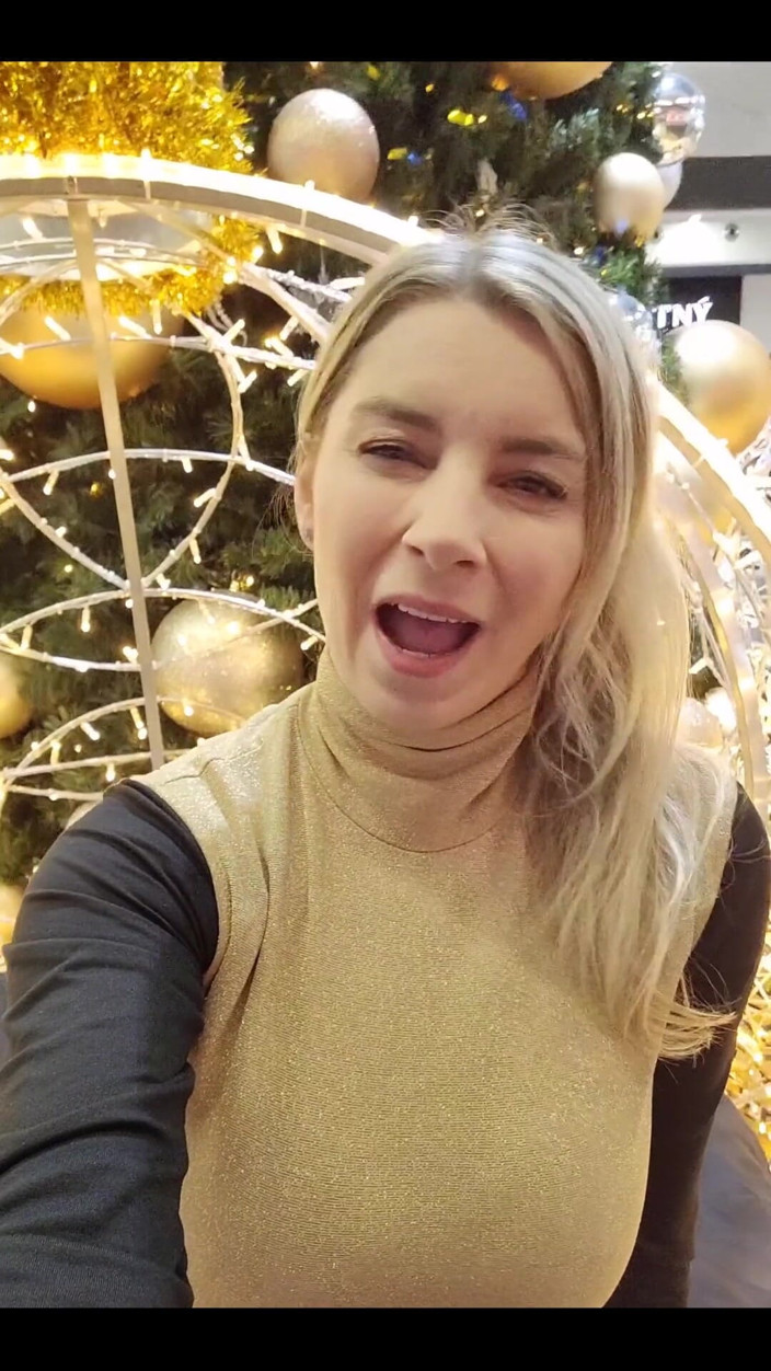 Katerina Hartlova: Miei adorabili fan, vorrei cogliere questa opportunità per ringraziarvi per...
