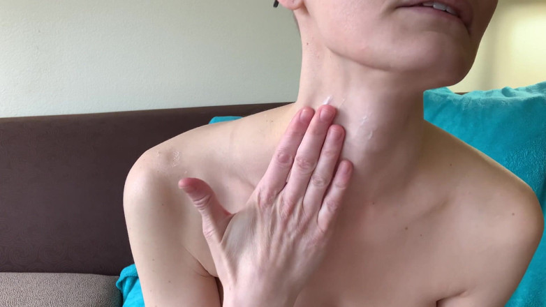 LeahWilde: Uctívej můj krk