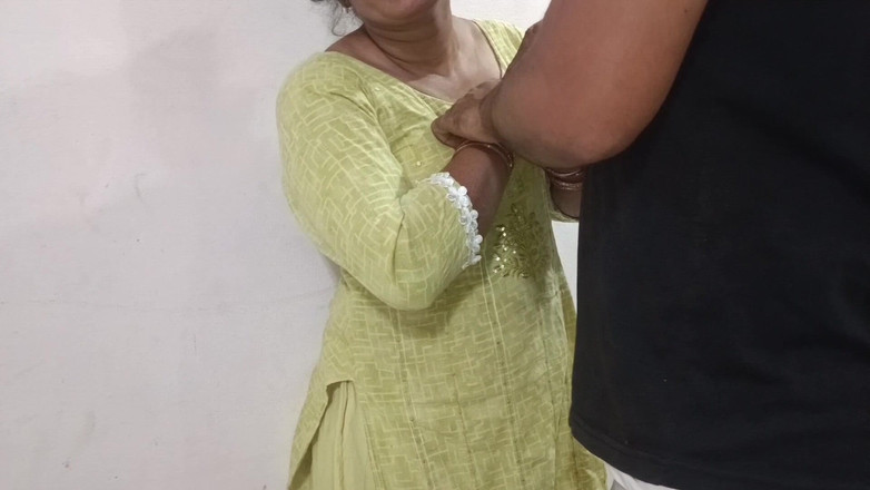 MHM: Riskantní večer desi páru - venkovní vášeň se promění v divoce