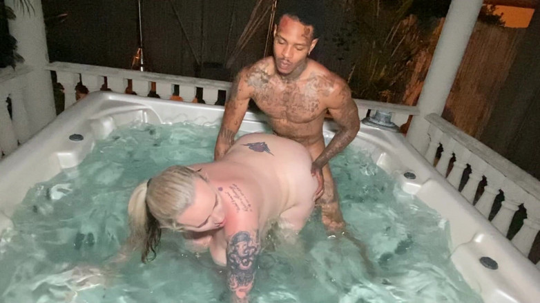 Mature Wanker: Kendra the Tattooed MILF Takes Ralph's BBC in Steamy Hot...