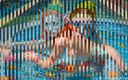 AI Girls: Nackte elfenmädchen spielen im schwimmbad