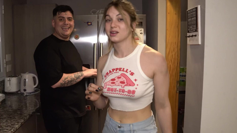 Knock Knock Club: Přítelkyně, do pusy se mi to nevejde! Keila Bassi a...