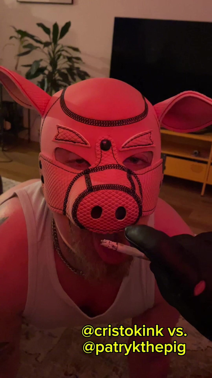 Cristo kink: Потные ступни и пепельница для рабской свиньи