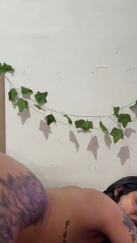 Amiga trans follada por mi coño en una visita y lectora mi cara