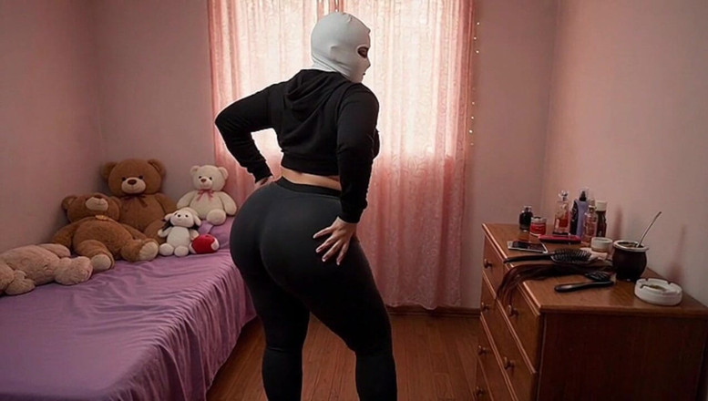 Xprohibidox1: 그녀의 소셜 미디어에 비디오를 업로드하는 거유 이웃 1
