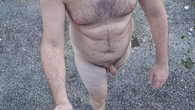 Mirko2589: Tutto nudo a piedi
