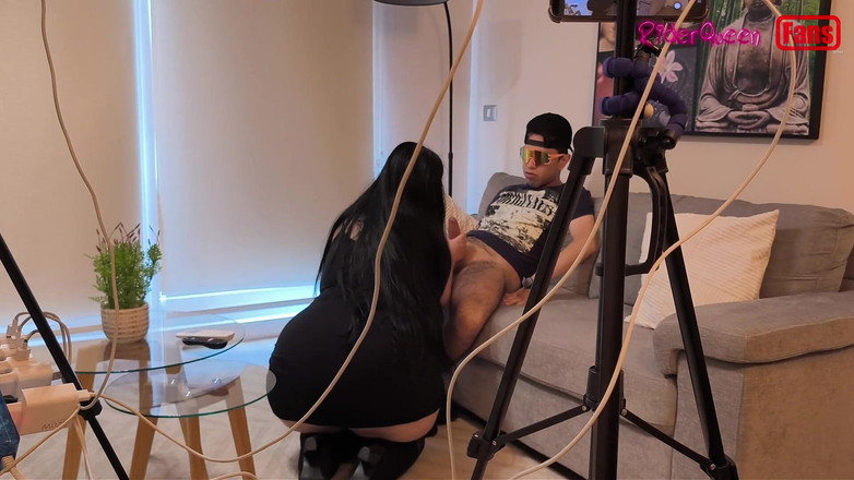 Riderqueen: ファンのための動画:リビングルームでのセックス
