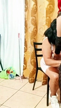 Gadis trans bikin tante seksi 70 tahun nyepong kontol