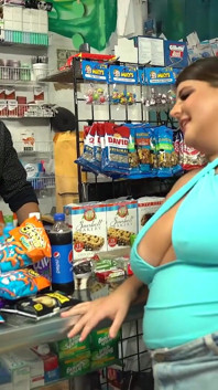 Awek montel Leila Lewis mengongkek cashier di Bodega