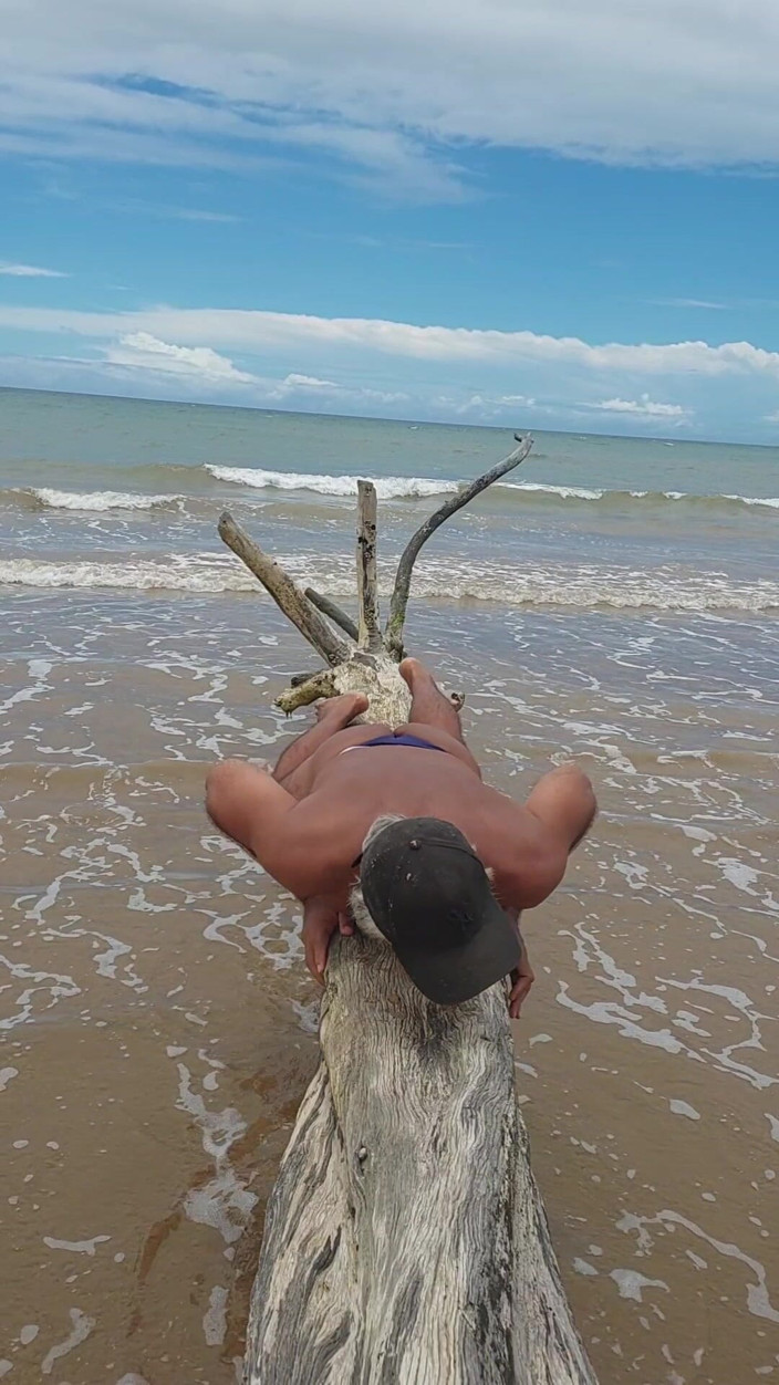 Ladysilvas: Ladysilva bronceando su culo caliente en la playa