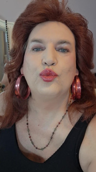 I Would Love Some Kisses From My Fans!