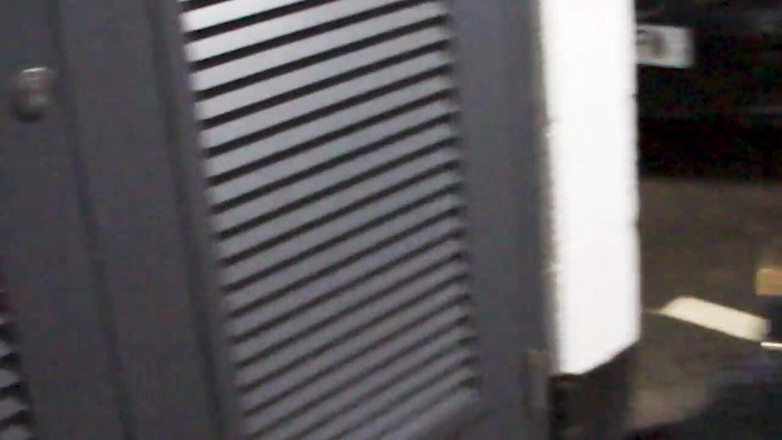 Creampie Clinic: Náctiletá Blondýna Kouří Na Pejsku a Má Velký Výstřik Na...