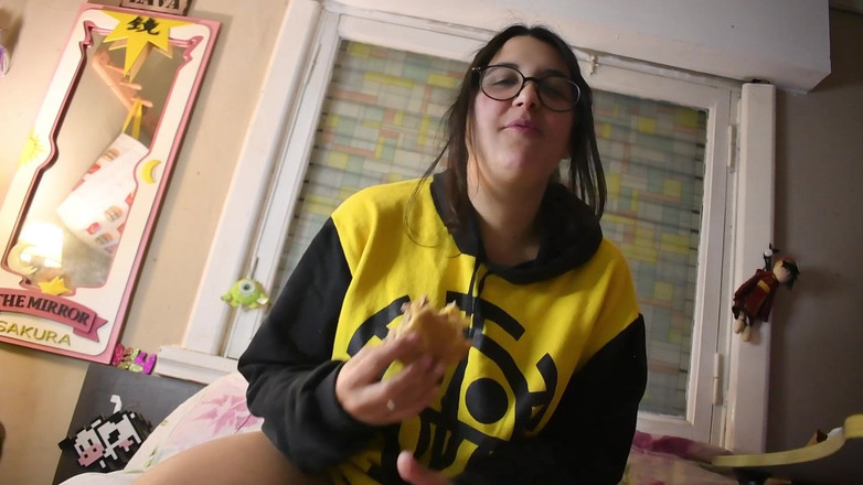 Bunny Looner: Joi Melancap Pada Saya Semasa Makan Burger - Bunny Looner