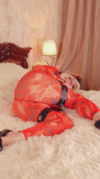 Sexy video bondage bionda calda miLF in spandex con gag