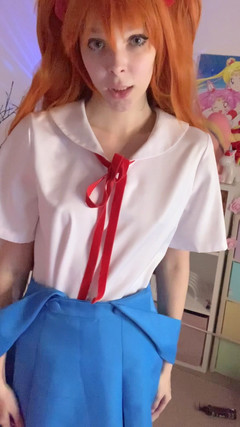 Little_Kitty69: Asuka perlahan-lambat menanggalkan setiap lapisan, mengusik awak