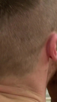 브렌트 테일러와 AJ 알렉산더는 서로 파운드