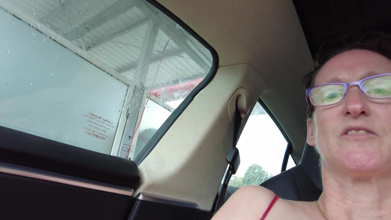 Intim Inspektor: Skandal: cuci kereta bogel awam