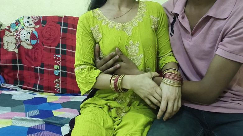 Your kavita bhabhi: Indická bhabhi do místnosti 18letého nevlastního syna při sexu