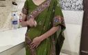 Saara Bhabhi: Hindi seksverhaal rollenspel - Indische hete stiefmoeder heeft hete seks met...