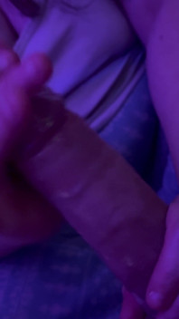 Handjob mit Kondom in der Nacht