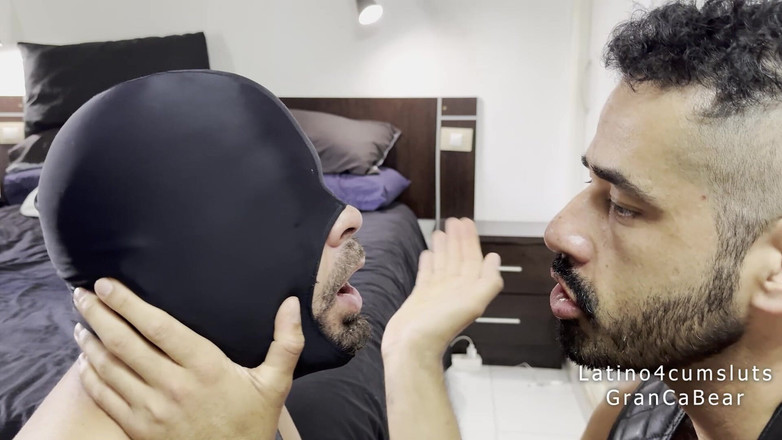 Latino4cumsluts: Большой латинский член засовнул в глотку - спаривание с его волосатой дыркой