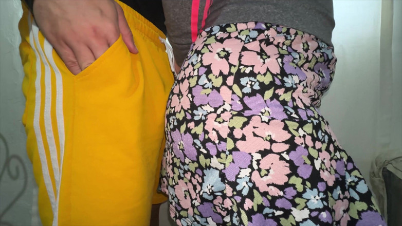 CoupleOfHotSins: Žena S Velkým Zadkem Omylem Dotkne Cizího Penisu a Vzruší...