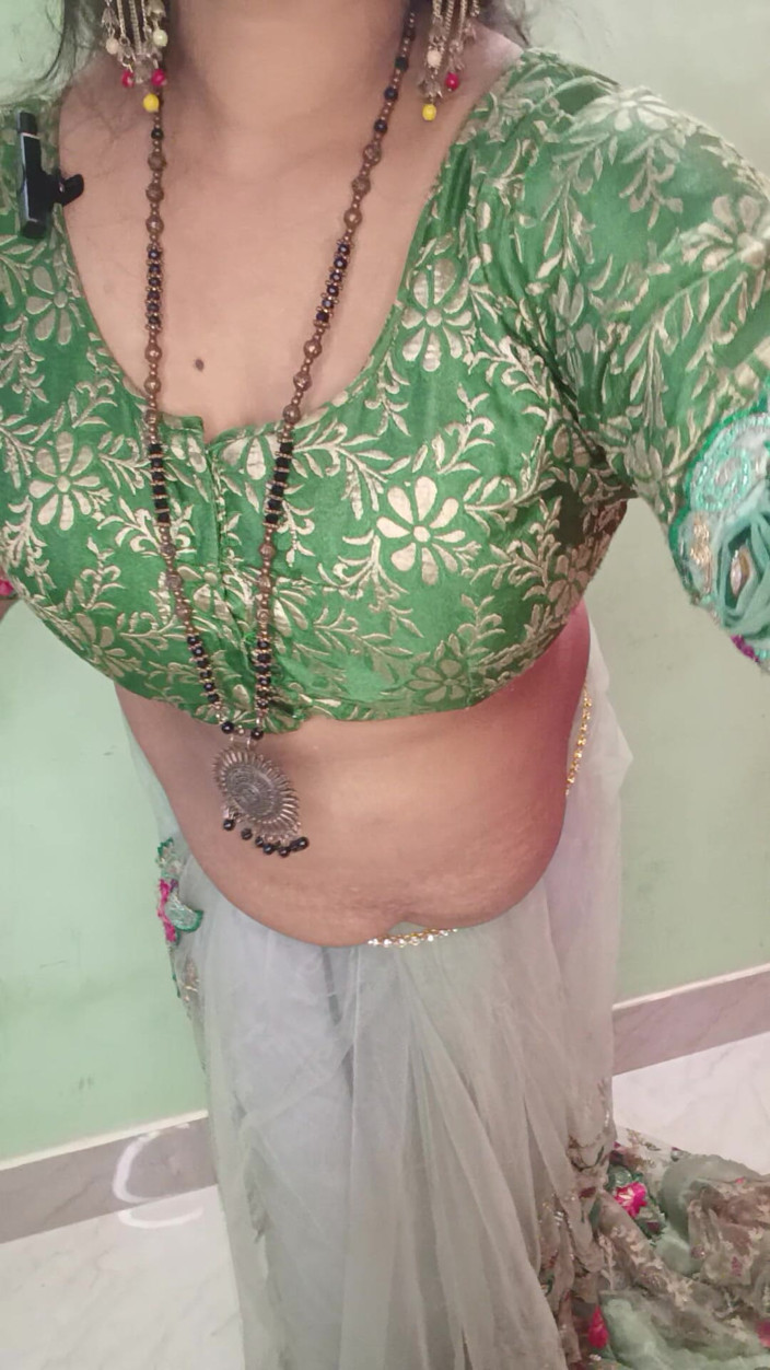 Kavita suman: Indiana esposa em casamento saree dança nua dança clear voice...