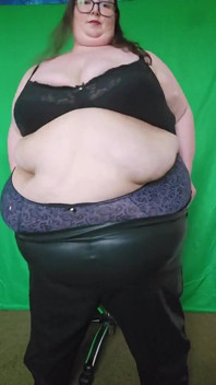 SSBBW déesse, pantalon en cuir moulant personnalisé